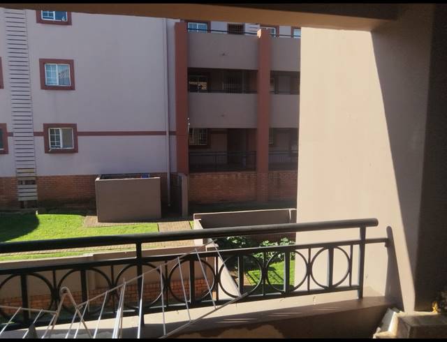 2 BEDROOM TOWNHOUSE FOR SALE IN CASTLEVIEW